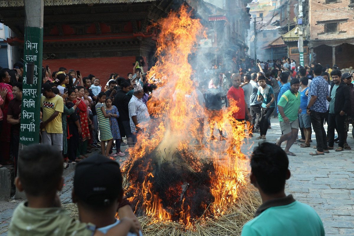 भक्तपुरमा भगाइयो गठेमङ्गल राक्षस, यस्तो छ किम्बदन्ती–